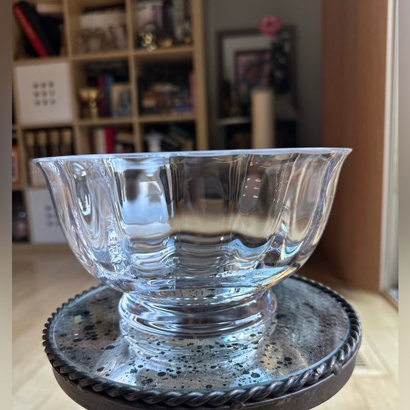 Tiffany & co crystal bowl 8 inches like new